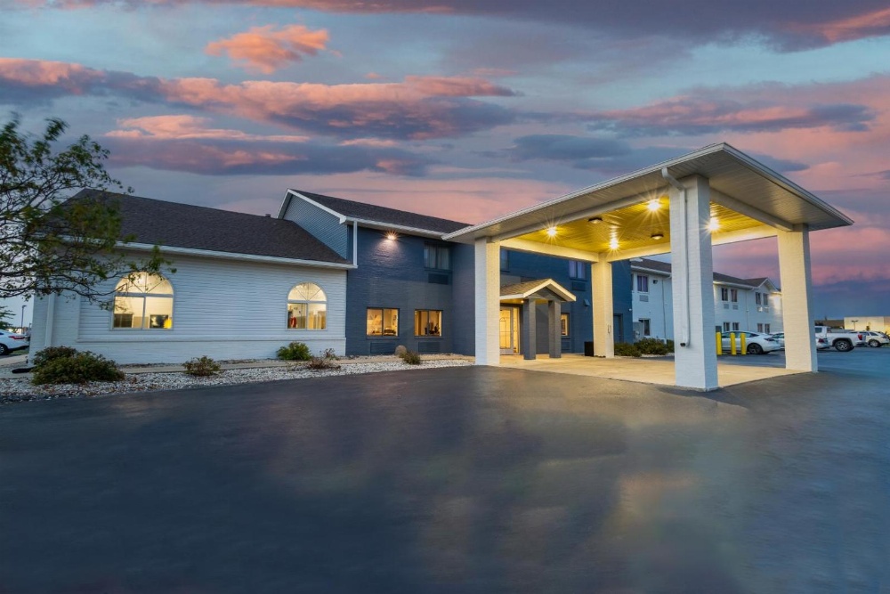 Days Inn by Wyndham Racine/Sturtevant Main image