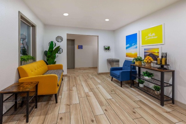 Days Inn by Wyndham Racine/Sturtevant image 4